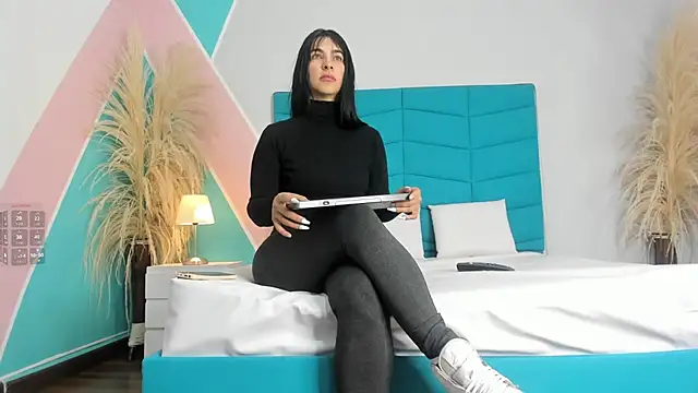 Emilly wilson  online show from November 27, 9:33 am