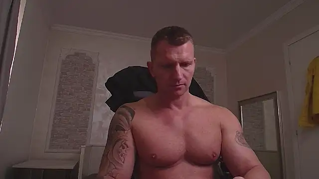 RomeoMalcolm online show from March 15, 8:48 am