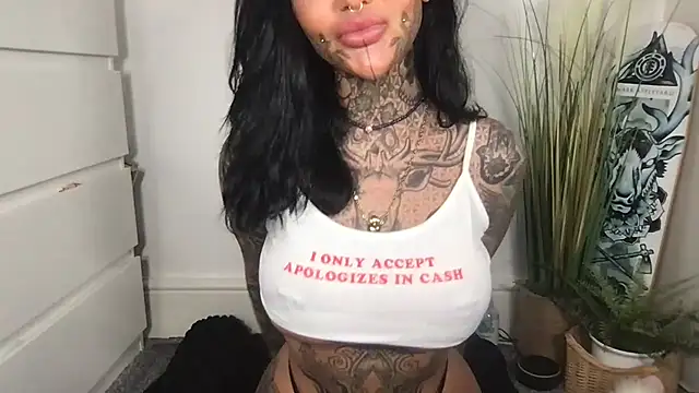 Snapshot of Peaches_and_the_Cream chatting on February 21, 11:55 am Peaches and the Cream online show from February 21, 11:55 am