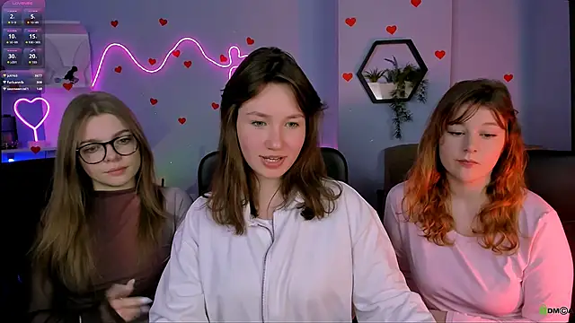 Snapshot of helli_belli chatting on February 18, 8:27 pm helli belli online show from February 18, 8:27 pm