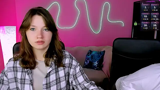 Snapshot of helli_belli chatting on March 4, 8:48 pm helli belli online show from March 4, 8:48 pm