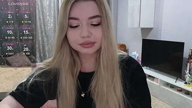 maaaay20 online show from March 8, 1:50 am