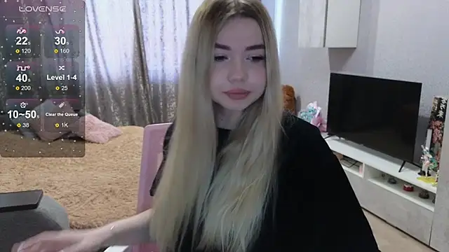 maaaay20 online show from March 9, 7:12 am