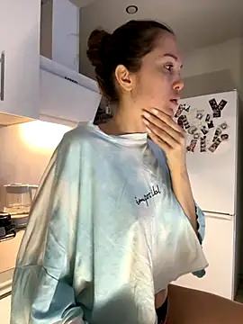 Snapshot of Beverly_Hilll chatting on November 19, 1:00 pm Beverly Hilll online show from November 19, 1:00 pm