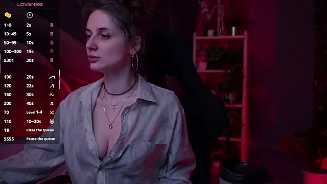 Snapshot of OliviaMcClean chatting on November 23, 11:37 pm OliviaMcClean online show from November 23, 11:37 pm