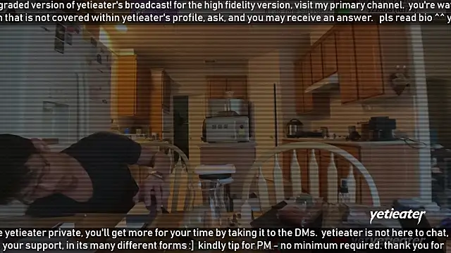 Snapshot of yetieater chatting on December 10, 11:08 pm yetieater online show from December 10, 11:08 pm