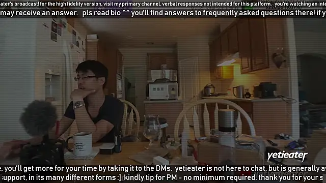 Snapshot of yetieater chatting on December 14, 6:41 pm yetieater online show from December 14, 6:41 pm