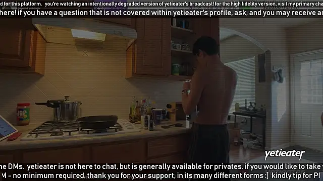 Snapshot of yetieater chatting on December 27, 8:50 pm yetieater online show from December 27, 8:50 pm