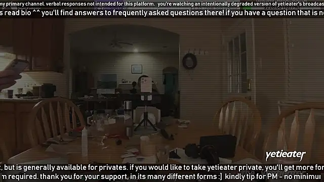 Snapshot of yetieater chatting on December 30, 3:58 am yetieater online show from December 30, 3:58 am