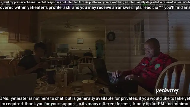 Snapshot of yetieater chatting on December 30, 7:04 am yetieater online show from December 30, 7:04 am