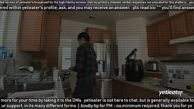 Snapshot of yetieater chatting on January 8, 5:48 pm yetieater online show from January 8, 5:48 pm