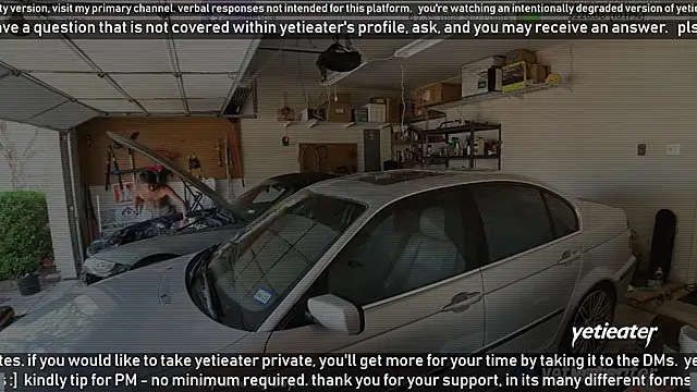 Snapshot of yetieater chatting on March 18, 8:48 pm yetieater online show from March 18, 8:48 pm