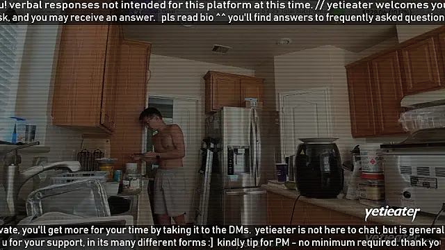 Snapshot of yetieater chatting on February 9, 8:02 pm yetieater online show from February 9, 8:02 pm