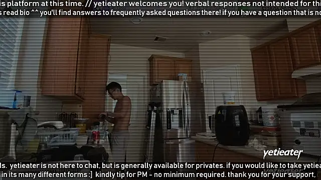 Snapshot of yetieater chatting on June 9, 5:46 pm yetieater online show from June 9, 5:46 pm