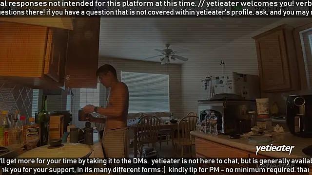 Snapshot of yetieater chatting on June 10, 4:28 pm yetieater online show from June 10, 4:28 pm