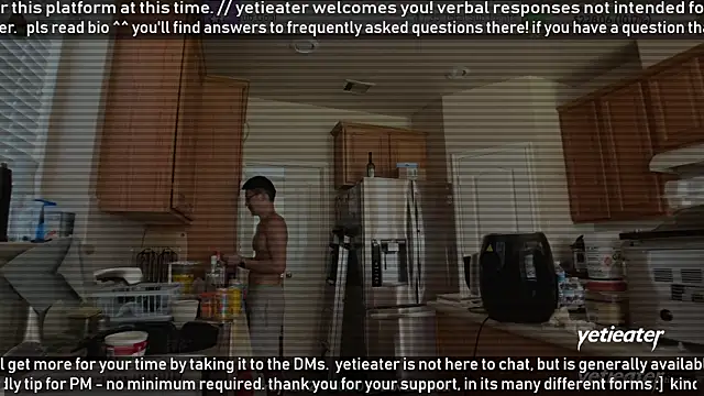 Snapshot of yetieater chatting on July 16, 3:29 pm yetieater online show from July 16, 3:29 pm
