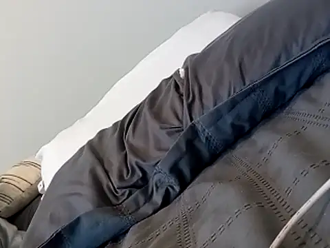 Snapshot of Mouththisbigdick chatting on October 29, 6:09 pm Mouththisbigdick online show from October 29, 6:09 pm