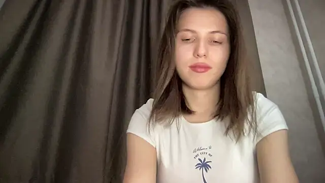 YourrAngelllll online show from March 13, 7:39 pm