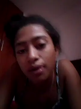 hotlamascaliente online show from March 1, 10:45 pm