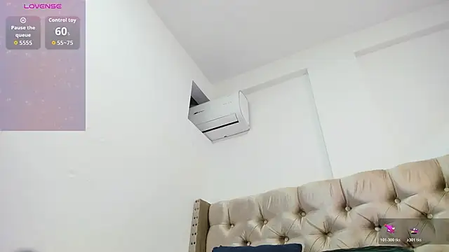 Snapshot of ArianaaGrace chatting on February 26, 7:46 pm ArianaaGrace online show from February 26, 7:46 pm