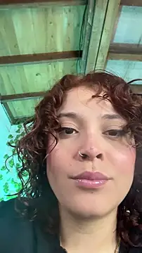 LiraSonnett online show from December 16, 9:09 pm