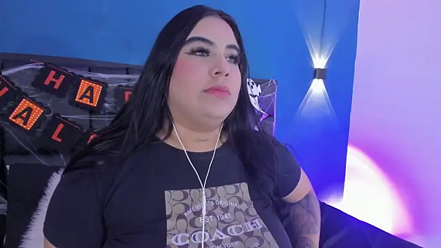 DANESKA HILLER online show from November 1, 7:38 pm