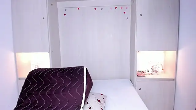 BeverlySteel online show from March 28, 8:08 pm