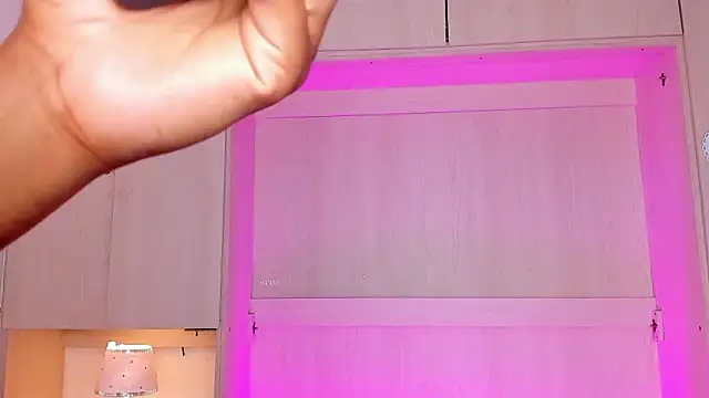 BeverlySteel online show from April 15, 8:09 pm