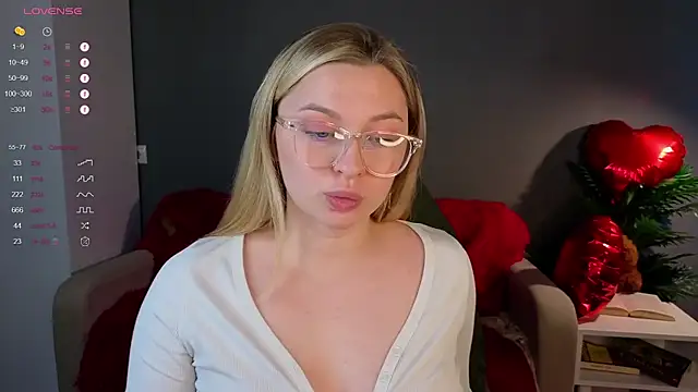 christie luv online show from February 18, 11:17 am