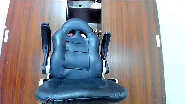 Dreamastercum  online show from December 5, 8:16 pm