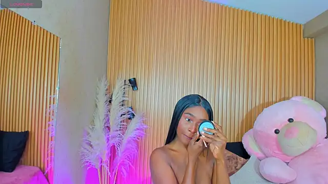 Snapshot of AlexiaAbbey chatting on July 20, 1:35 pm AlexiaAbbey online show from July 20, 1:35 pm