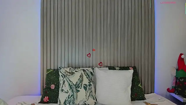 Zoe-S online show from November 27, 7:05 pm