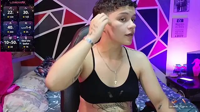 demimoore222 online show from January 6, 9:39 pm