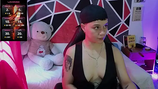 demimoore222 online show from February 11, 7:30 pm