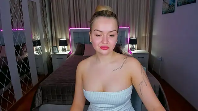 EvaGoddes online show from February 14, 6:43 am