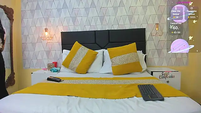 LiliJensen online show from October 16, 7:59 pm