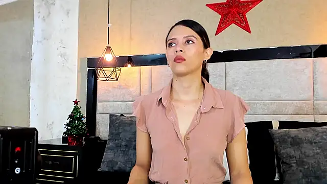 LiliJensen online show from November 30, 8:02 pm