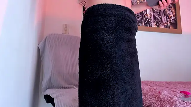 CRAZY-BOY99 online show from April 2, 11:30 am