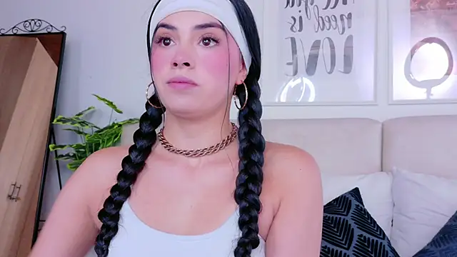 SaritaBratz online show from October 15, 8:31 pm