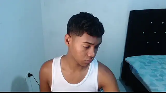 Snapshot of Jampier_sexyboy chatting on March 12, 4:35 pm Jampier sexyboy online show from March 12, 4:35 pm