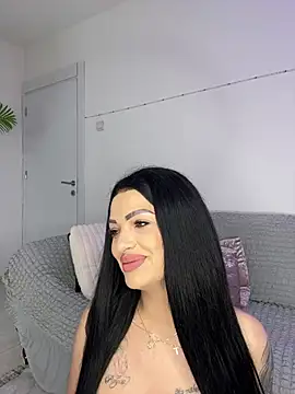 Snapshot of IrisRossie chatting on May 13, 5:16 am IrisRossie online show from May 13, 5:16 am