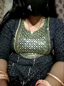 Snapshot of Sexyradha_ chatting on April 18, 5:17 pm Sexyradha online show from April 18, 5:17 pm
