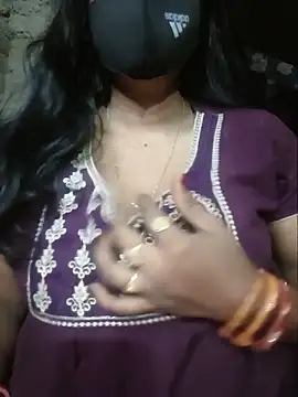 Snapshot of Sexyradha_ chatting on May 12, 3:42 pm Sexyradha online show from May 12, 3:42 pm