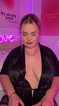 Snapshot of April_Vancee chatting on June 26, 5:06 pm April Vancee online show from June 26, 5:06 pm