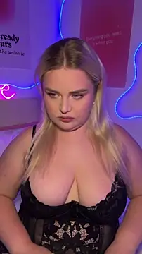 Snapshot of April_Vancee chatting on July 6, 3:03 pm April Vancee online show from July 6, 3:03 pm