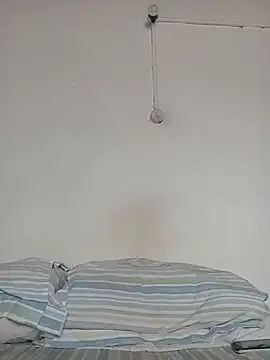 Snapshot of Missvixen81 chatting on October 6, 9:29 am Missvixen81 online show from October 6, 9:29 am