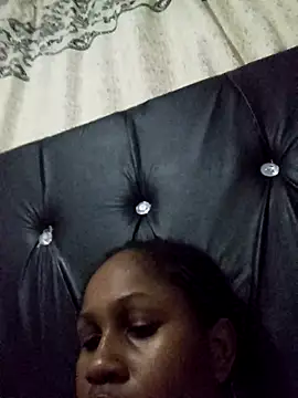 queen lovely2 online show from December 4, 6:05 pm