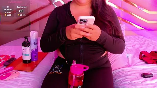 playfulcurvy online show from October 28, 8:00 pm