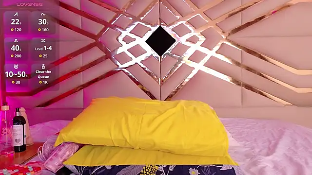 playfulcurvy online show from November 13, 7:46 pm