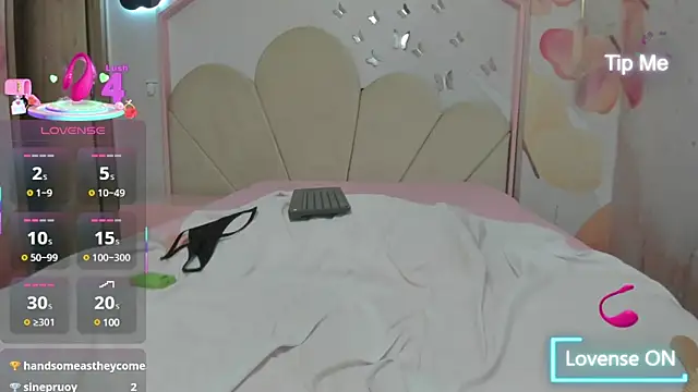 Snapshot of sweetiepeach_ chatting on March 2, 6:27 am sweetiepeach online show from March 2, 6:27 am